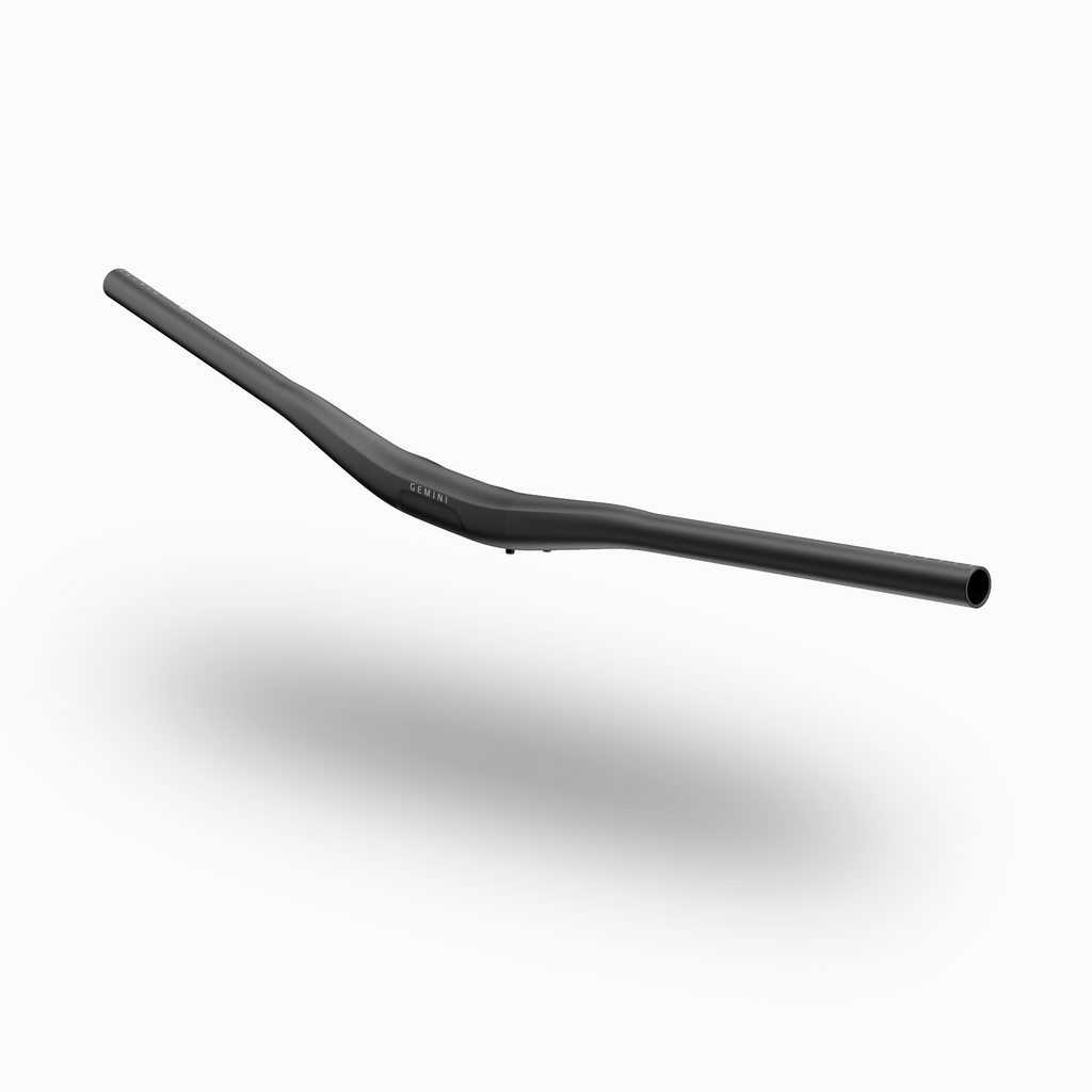 Manillar Gemini POLLUX de carbono para descenso, con diseño robusto y acabado de alta gama, vista frontal